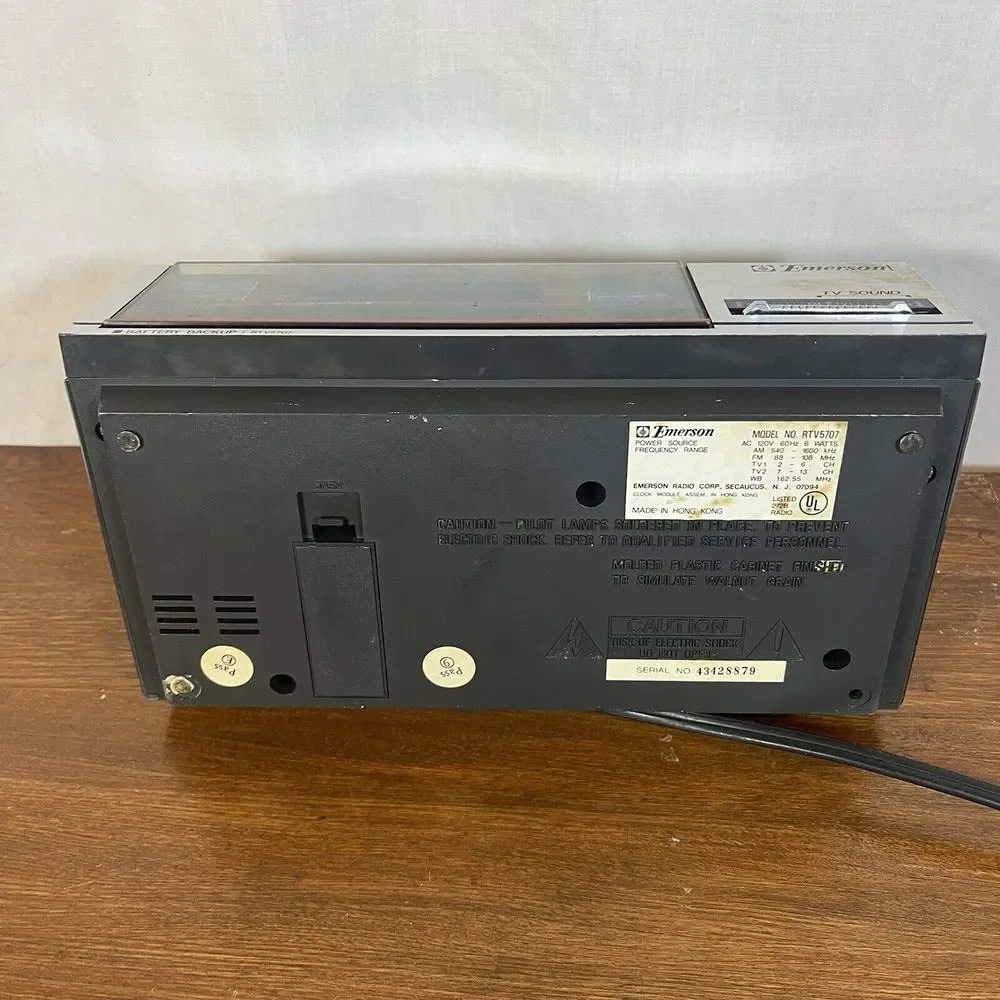 Vintage Emerson Clock Radio Model RTV5707 - Picture 3 of 6